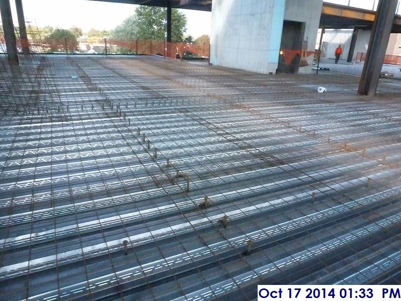 Started installing wire mesh at the 4th Floor Facing North (800x600)